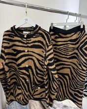 Load image into Gallery viewer, Soft animal print skirt set
