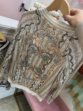 Load image into Gallery viewer, Beige sequin pattern bomber jacket
