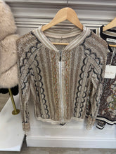 Load image into Gallery viewer, Beige sequin pattern bomber jacket
