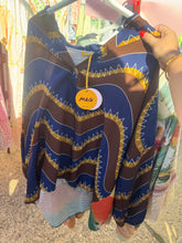 Load image into Gallery viewer, Heart funky blouse
