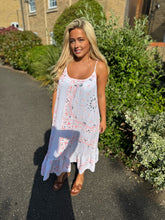 Load image into Gallery viewer, Printed tie up dress
