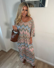 Load image into Gallery viewer, Beige lurex zigzag dress
