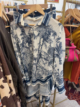 Load image into Gallery viewer, Navy jungle print linen co ord
