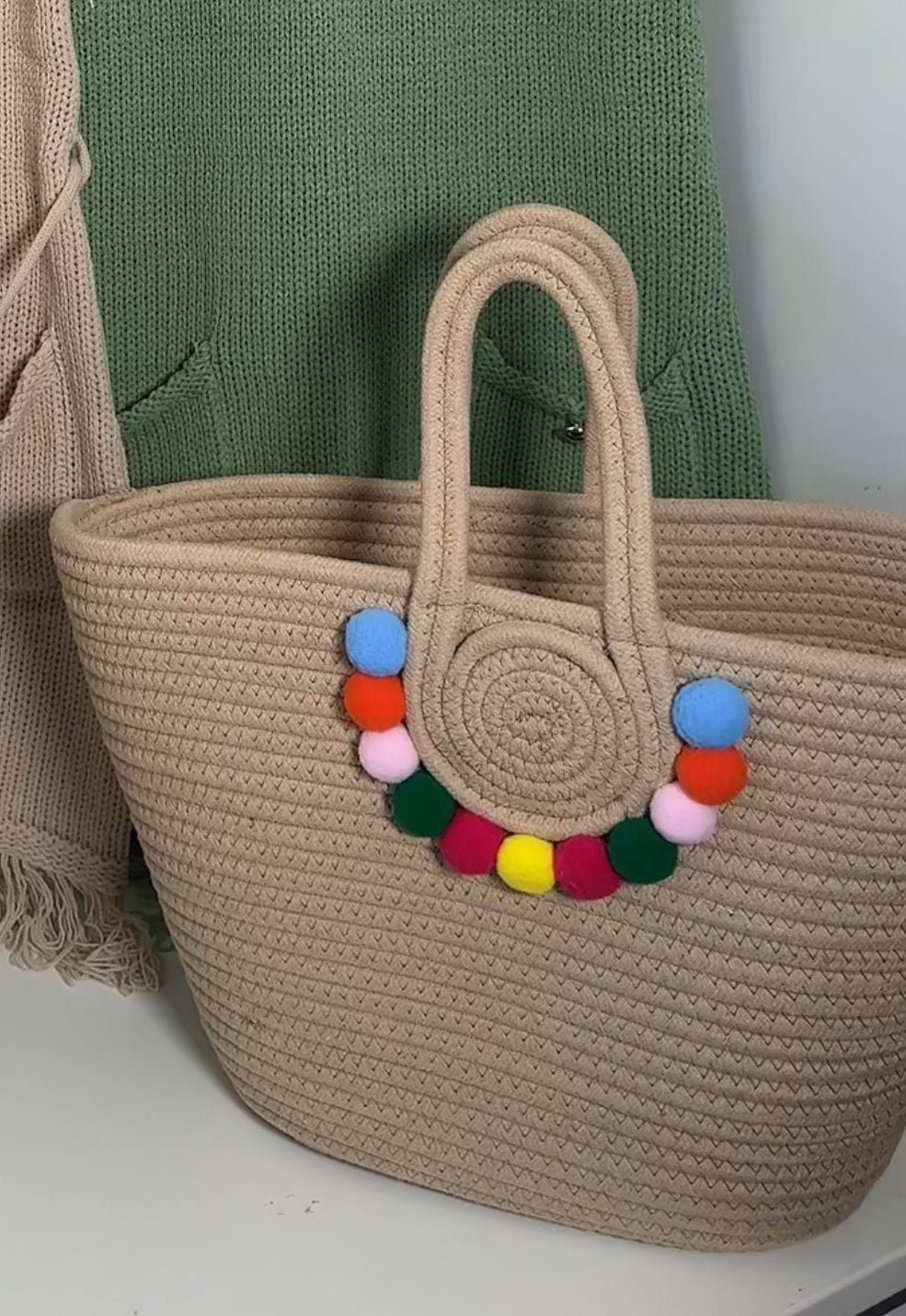 Small pom pom beach bag