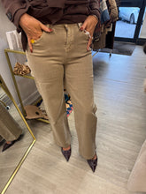 Load image into Gallery viewer, Beige wide leg jeans
