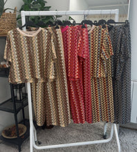 Load image into Gallery viewer, Zigzag crochet set
