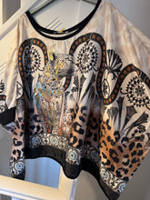 Load image into Gallery viewer, Leopard printed curve luxe top
