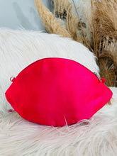 Load image into Gallery viewer, 3 colours sequin boho eye bag with chain strap
