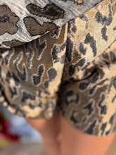Load image into Gallery viewer, Leopard print skorts
