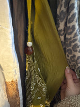 Load image into Gallery viewer, Shimmer hankerchef print co ord

