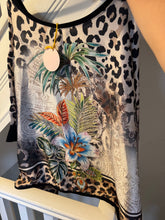 Load image into Gallery viewer, Freda luxe curve top
