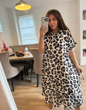 Load image into Gallery viewer, Leopard funky slogan curve dress
