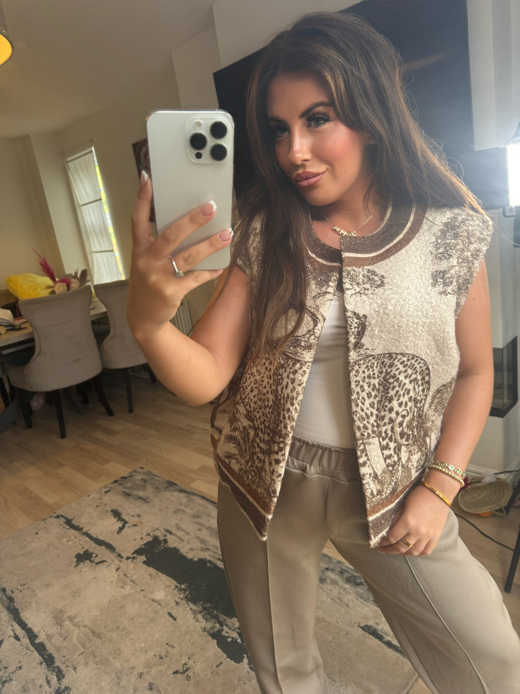 Beige dede sleeveless jacket