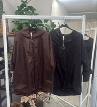 Load image into Gallery viewer, Hope rain jacket Mac
